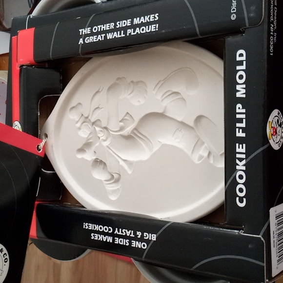 Ceramic Cookie Goofy Flip Mold - Picture 3 of 3
